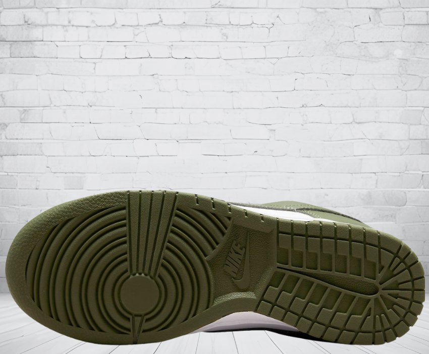 Nike Dunk Low "Medium Olive"