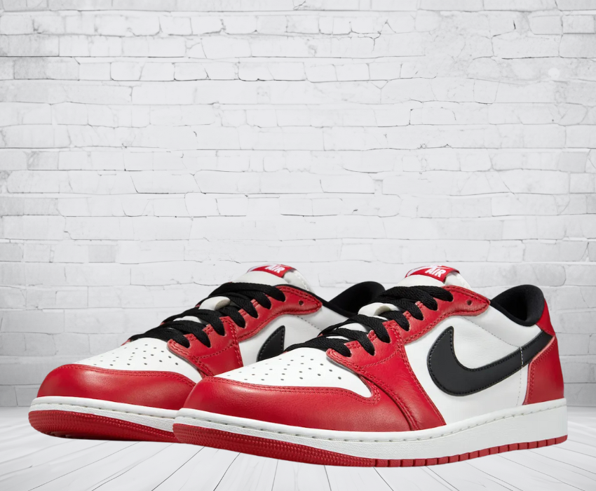 Jordan 1 Low OG "Chicago"