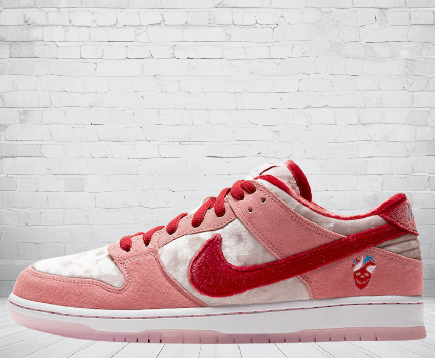 Nike Dunk Low SB "StrangeLove Skateboards"